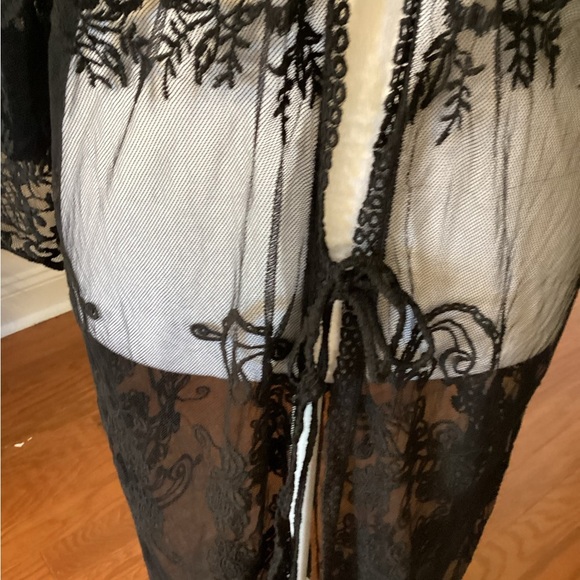 Floral Applique Sheer Duster - Picture 8 of 10